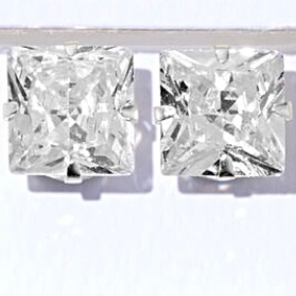 💗 Hypoallergenic EXTRA BLING PRINCESS CUT CUBIC ZIRCONIA EARRINGS 10mm NEW - Picture 5 of 5